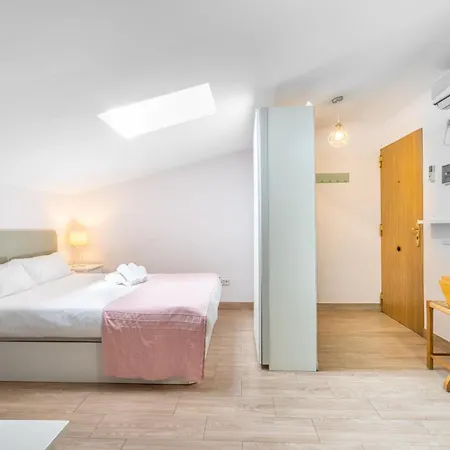 Wintowinrentals Comodo Estudio En Malaga. Appartamento Málaga